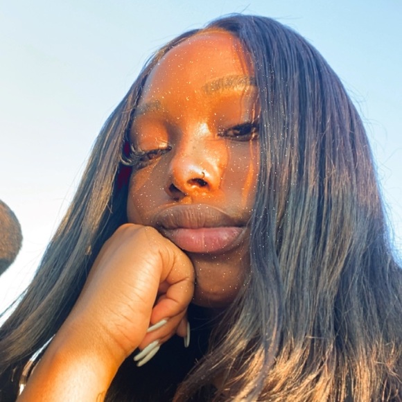 Meet your Posher, Eboni - Picture 1 of 1